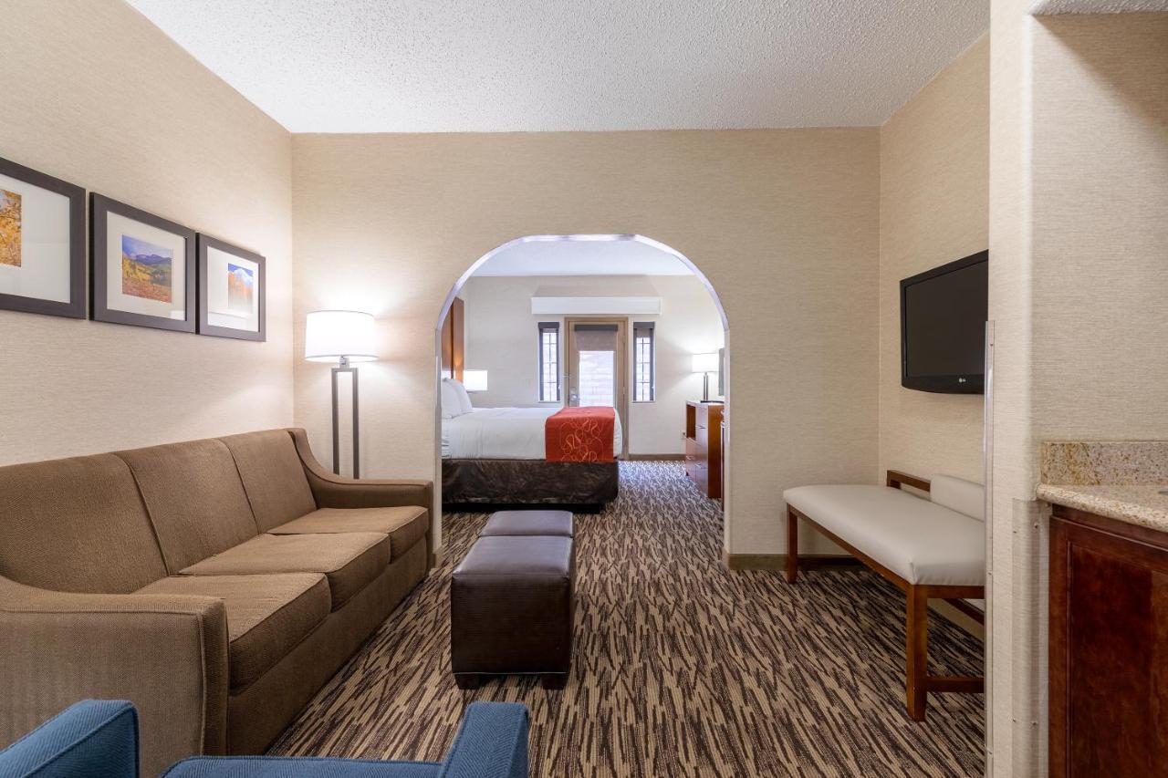 Comfort Suites Golden West On Evergreen Parkway Esterno foto