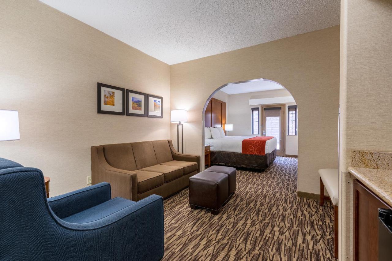 Comfort Suites Golden West On Evergreen Parkway Esterno foto